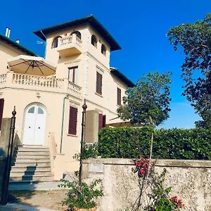 Lina , Castiglioncello Italy
