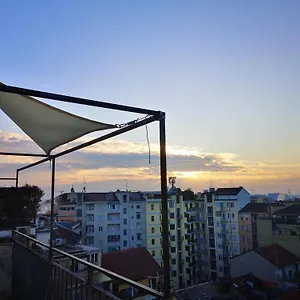 Apartment Skyline In Citta Studi A 1 Minuto Dal Metro Con Terrazzo Wi-fi E Netflix