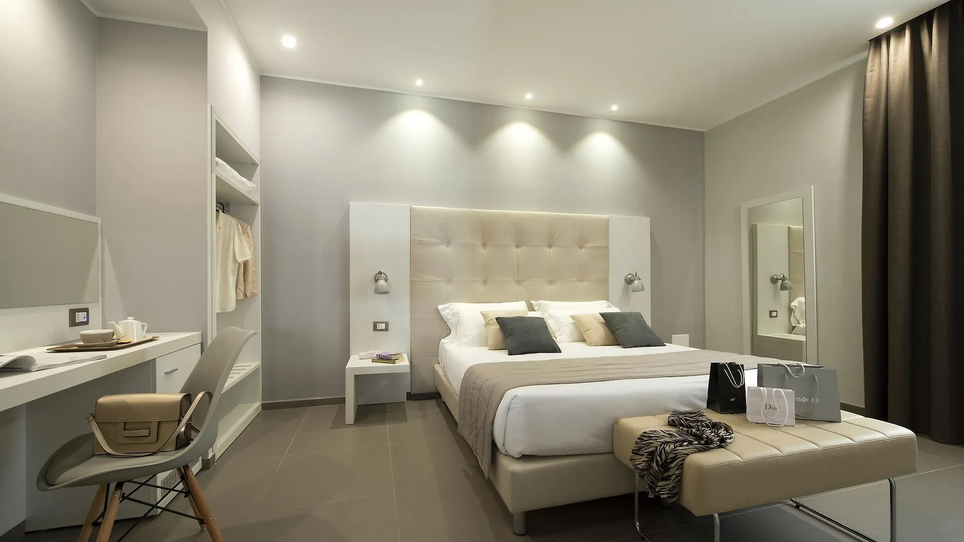 Hotel H21 ميلان