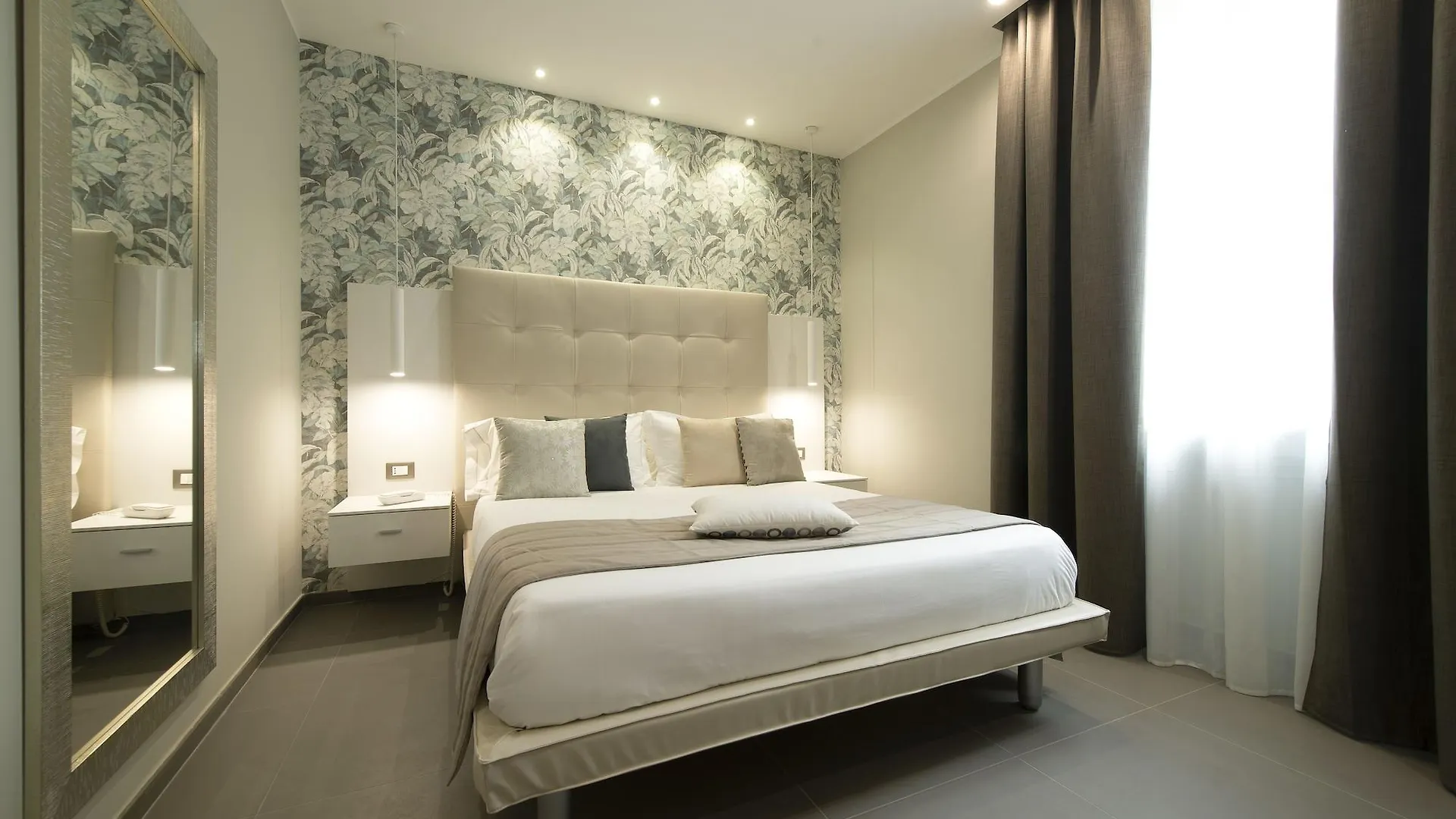 Hotel H21 ميلان
