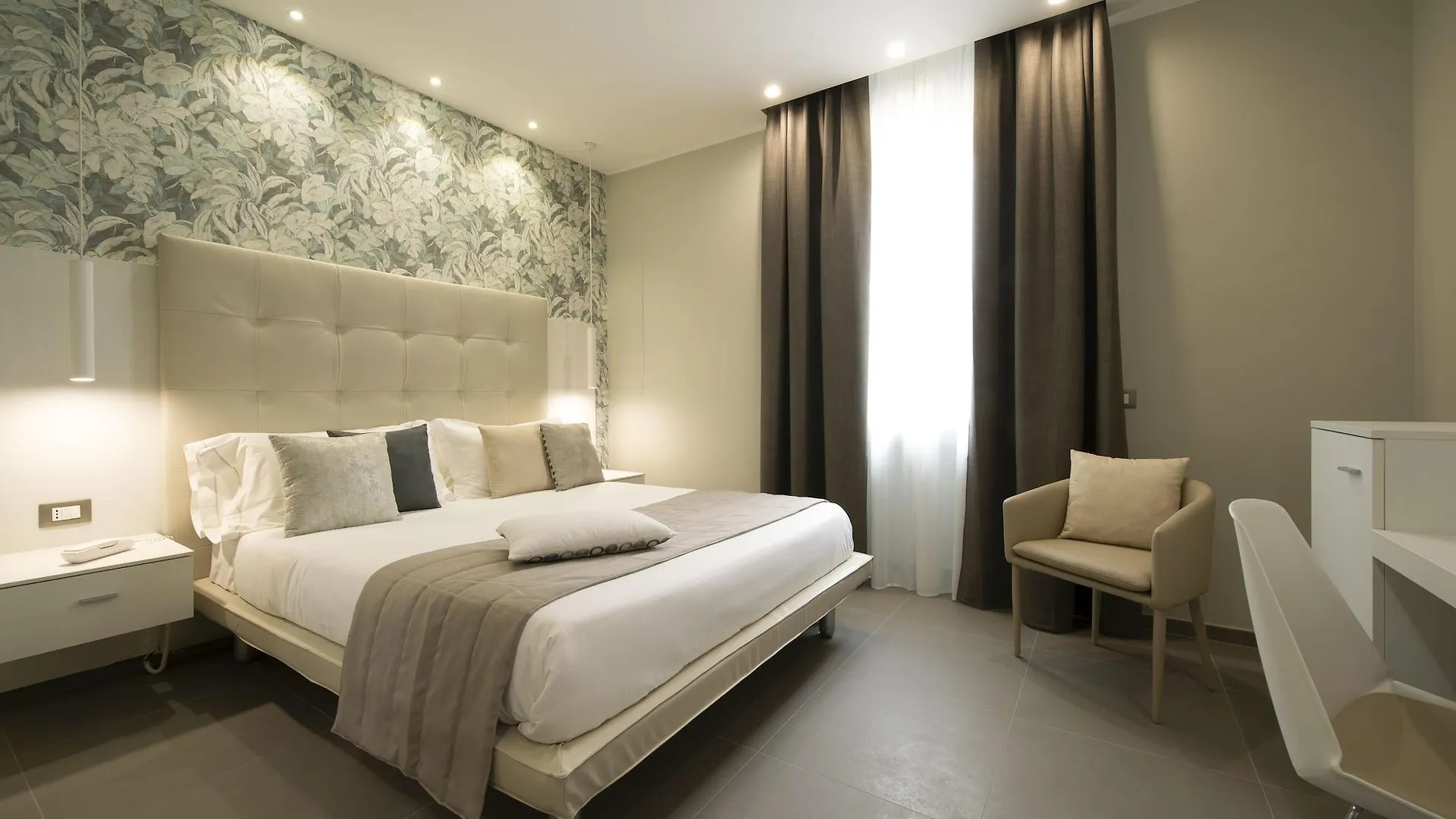 Hotel H21 ميلان