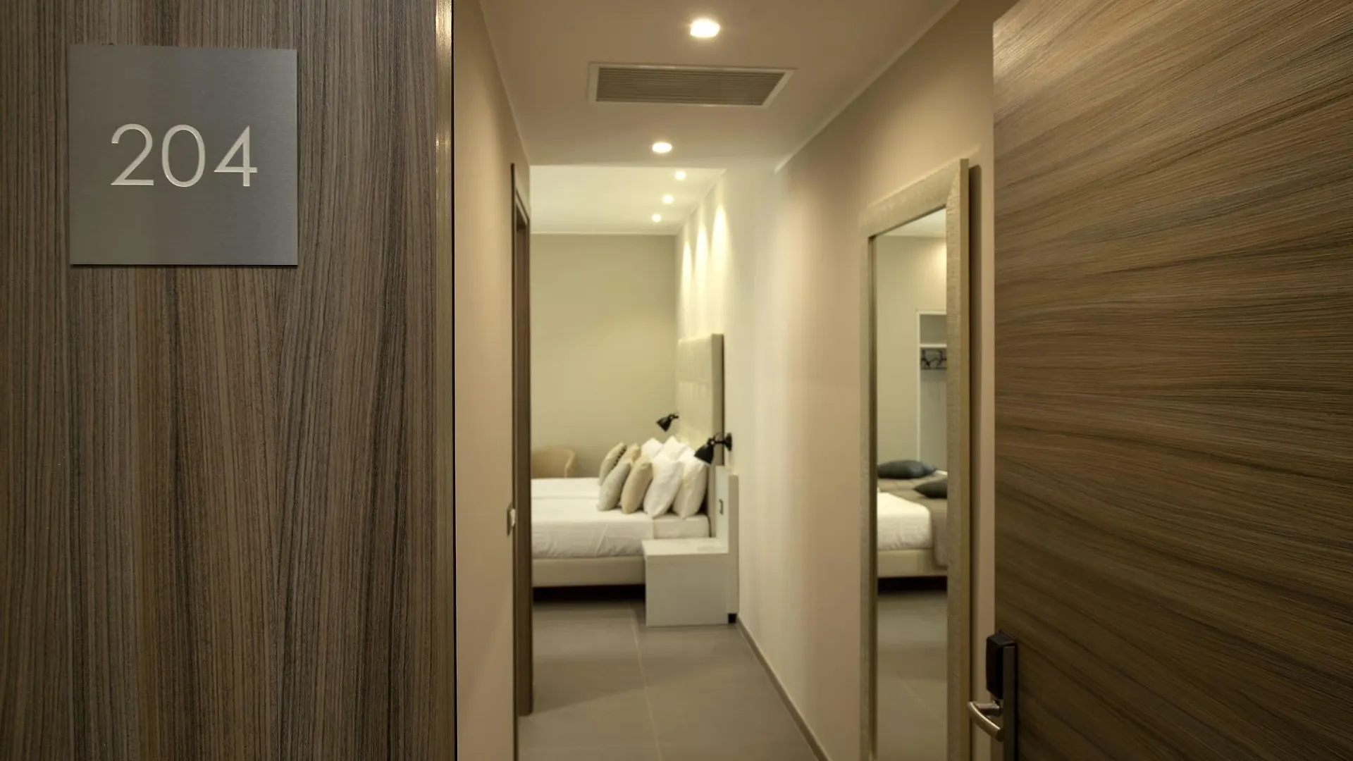 Hotel H21 ميلان