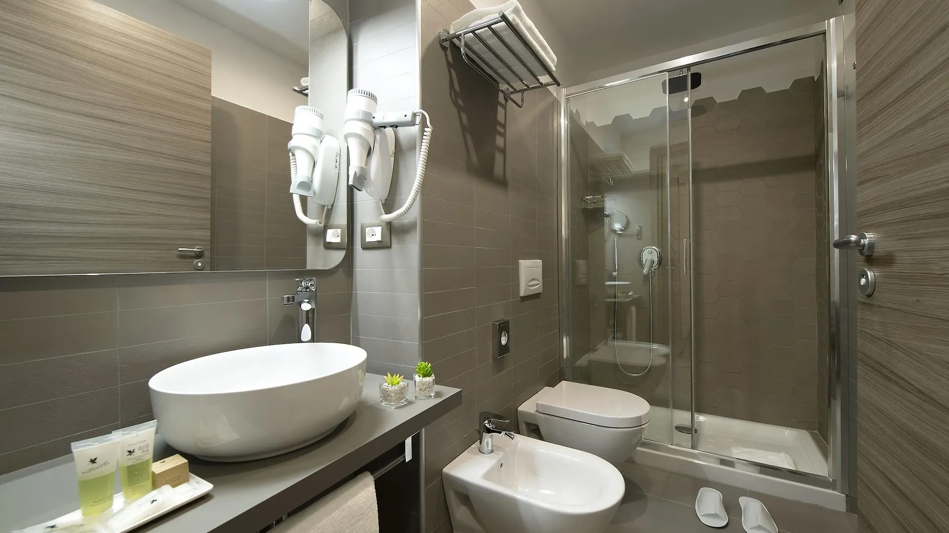 Hotel H21 ميلان