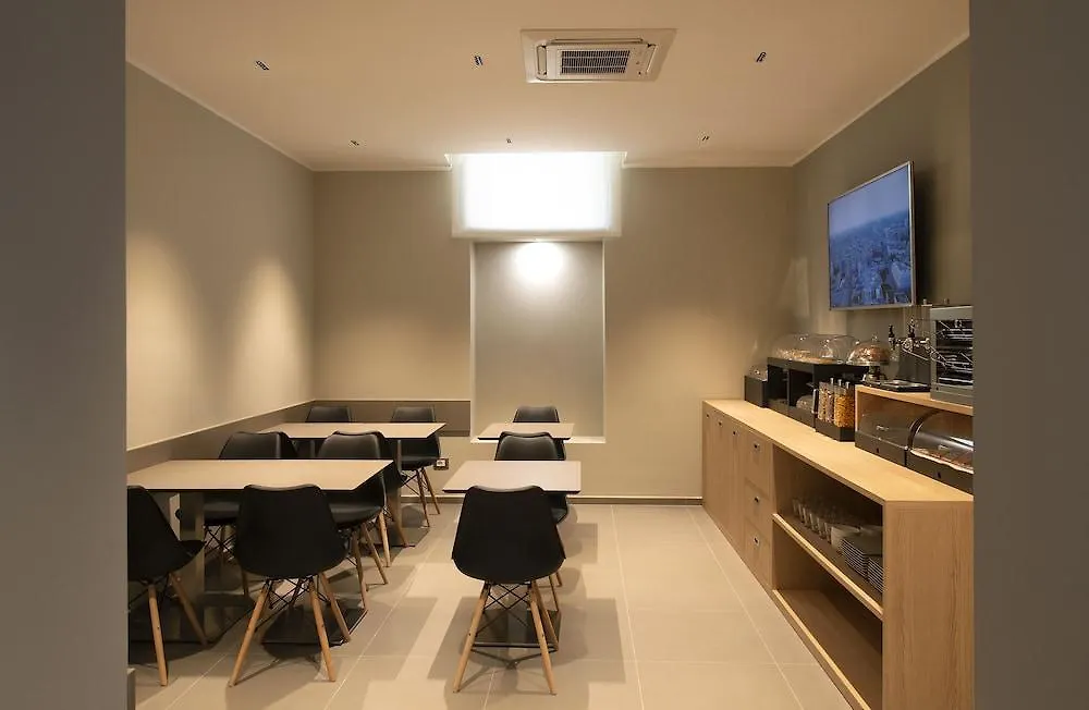 Hotel H21 ميلان
