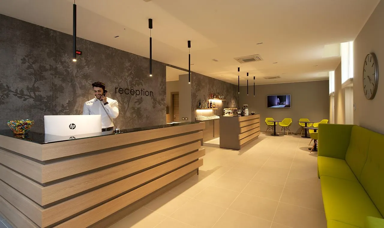 Hotel H21 ميلان