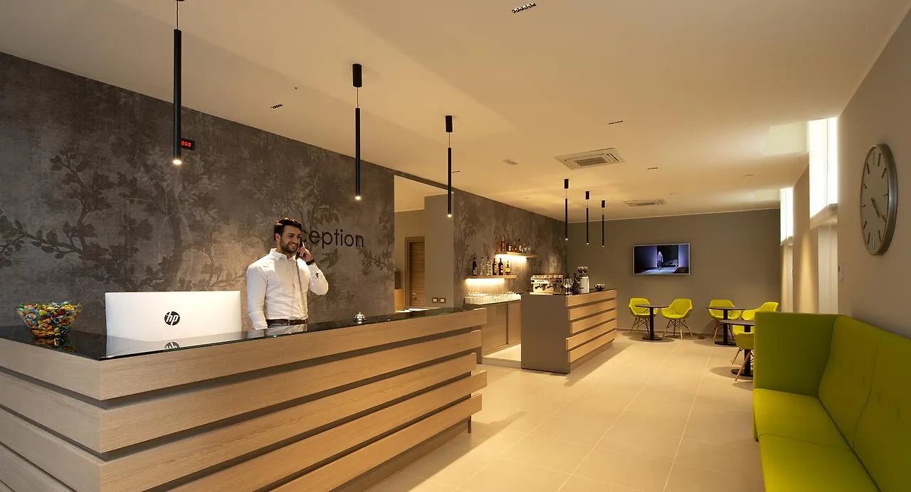 Hotel H21 ميلان