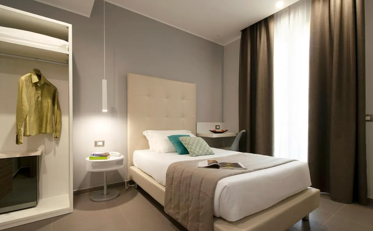 Hotel H21 ميلان