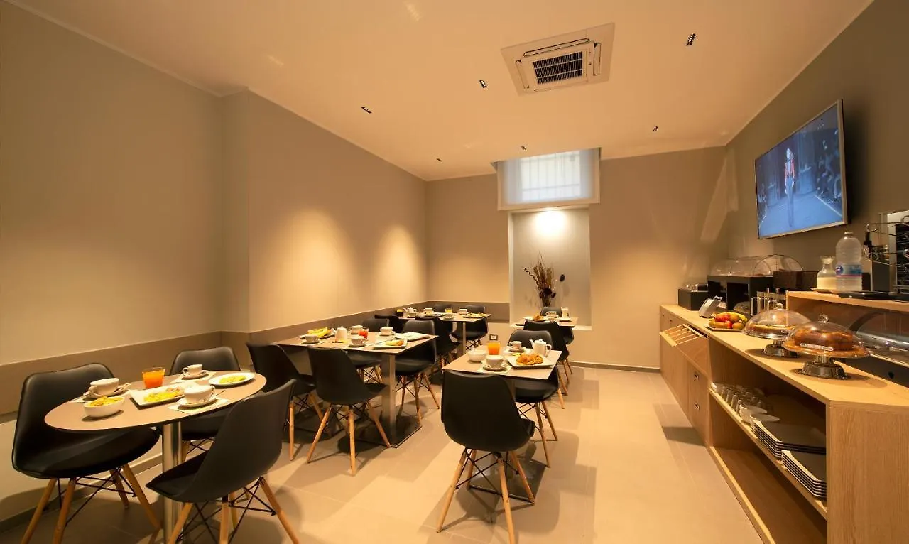 Hotel H21 ميلان 3*,
